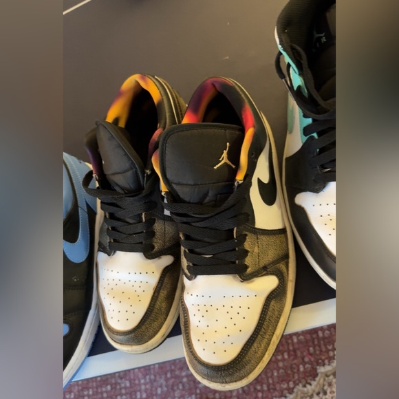 Air Jordan 1 lows and mids - Picture 4 of 5